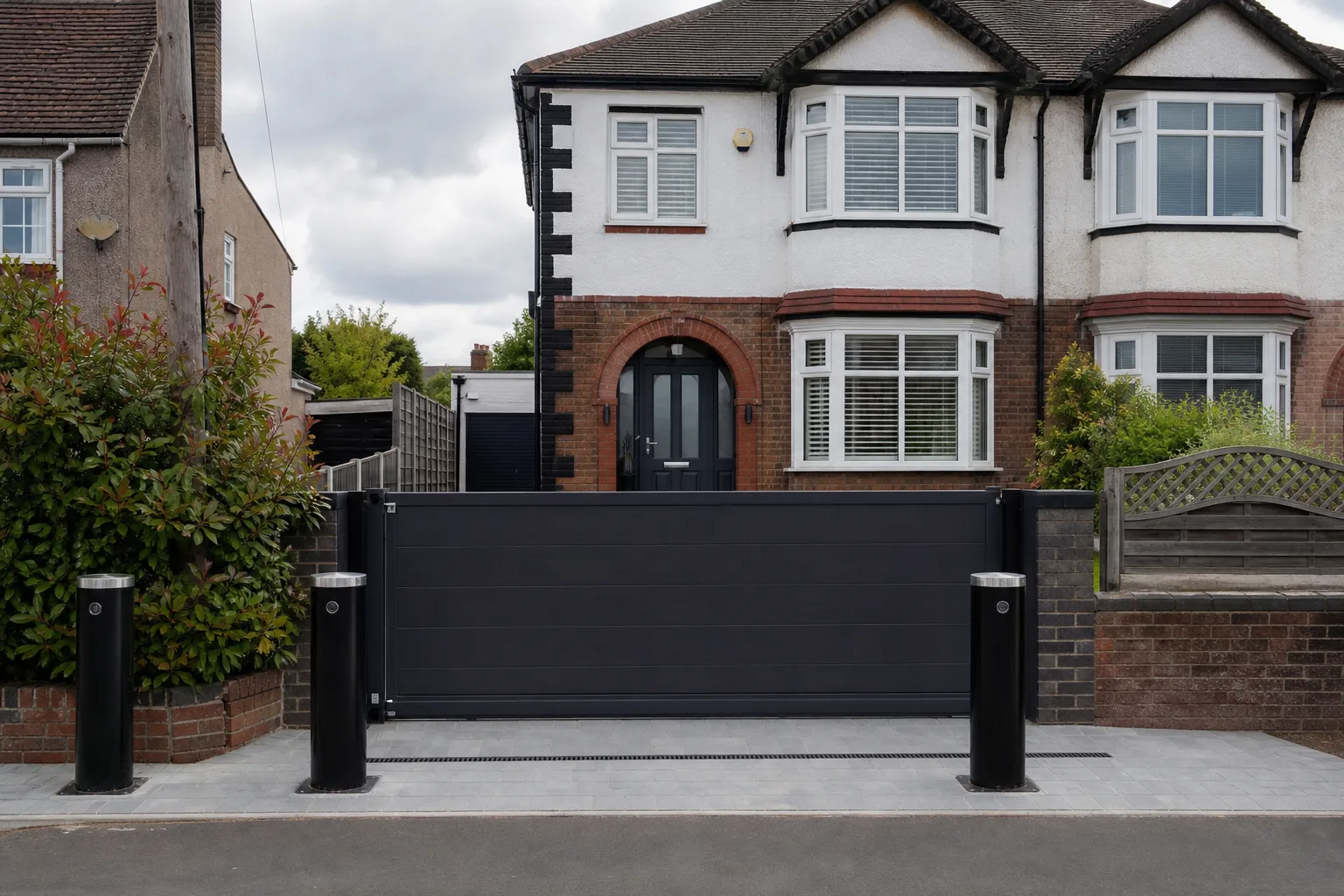 Gate and bollard installation in Nuneaton, Warwickshire